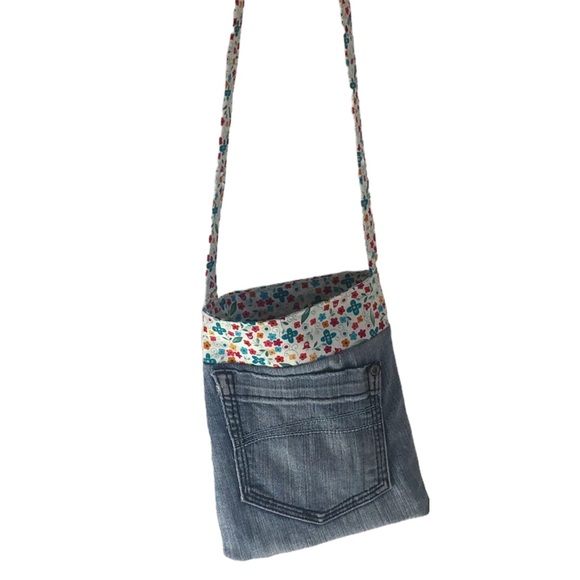 ❤️Handmade recycled jeans and floral print small shoulder crossbody bag - Picture 1 of 10